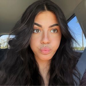 Meet your Posher, Briana